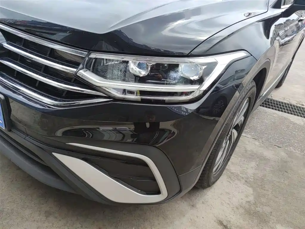 Volkswagen Tiguan L 2023 — фото 24