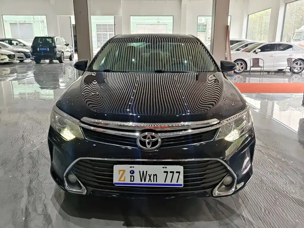 Toyota Camry 2015 — фото 3