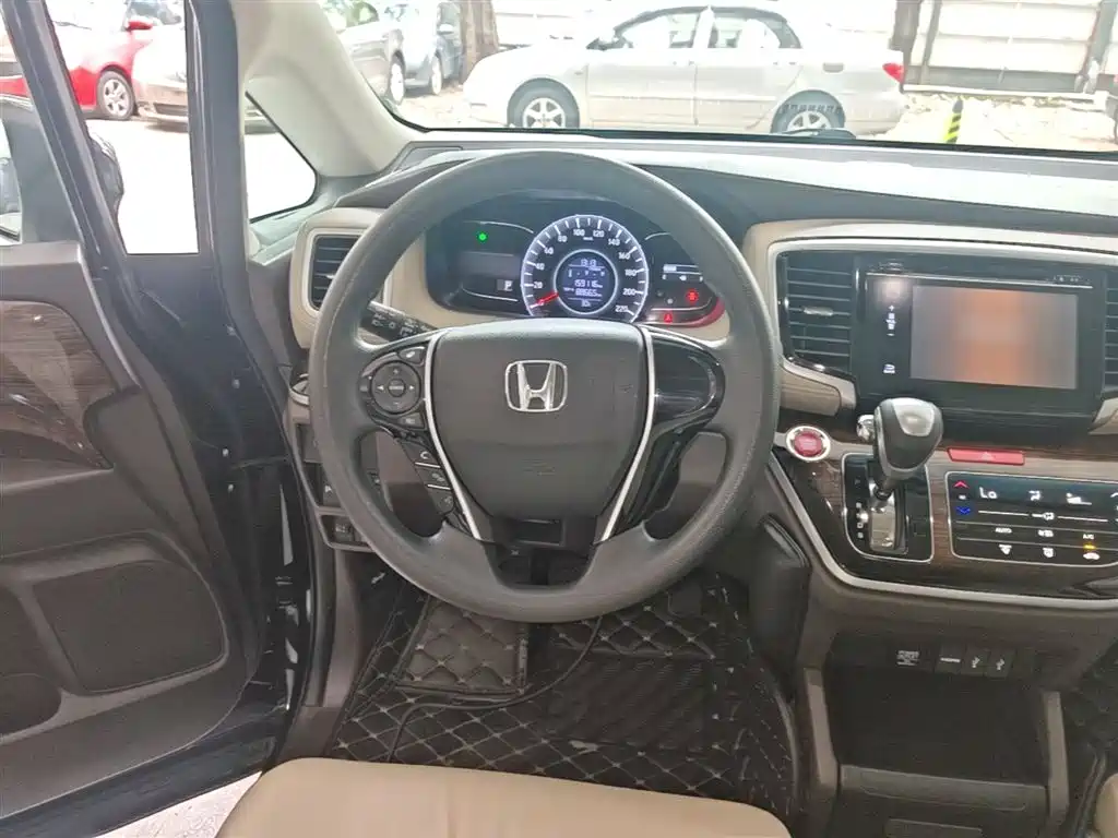 Honda Odyssey 2016 — фото 11