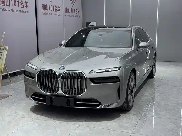 BMW i7 2023