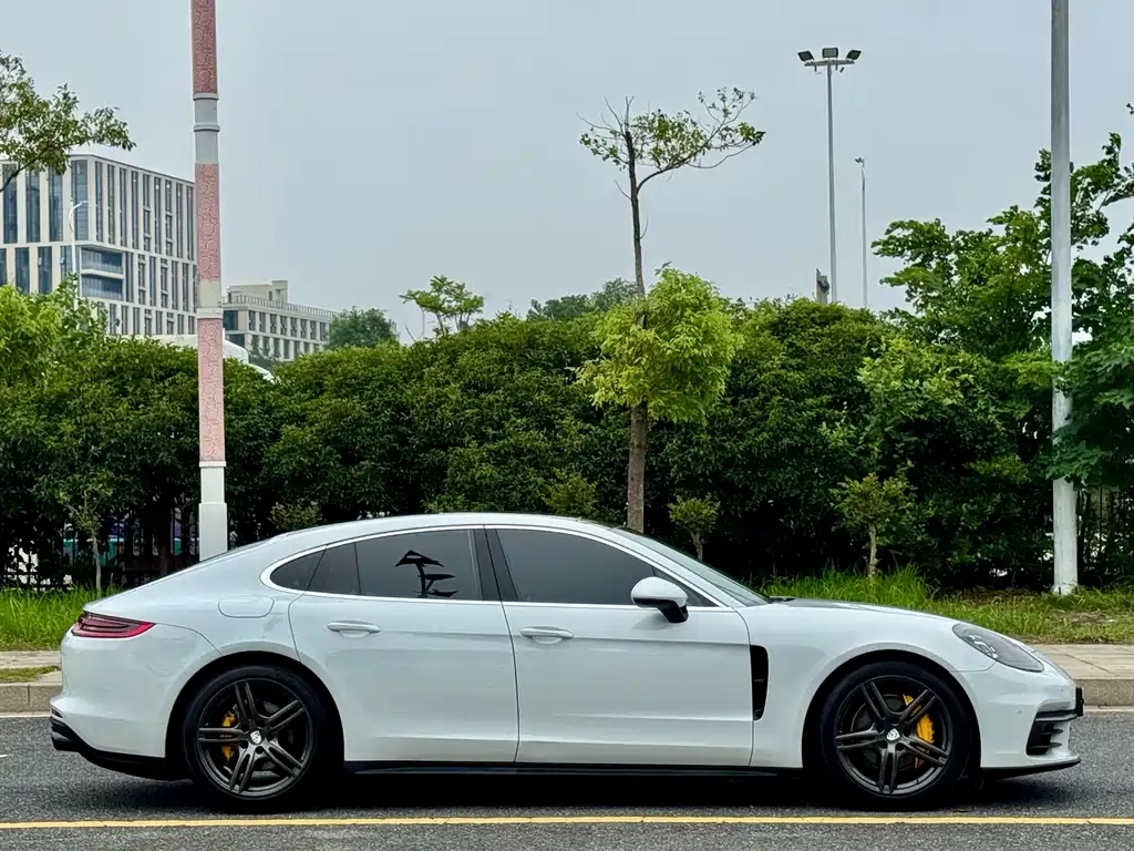 Porsche Panamera 2019 — фото 4