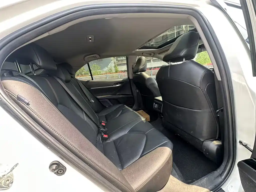 Toyota Camry 2021 — фото 13