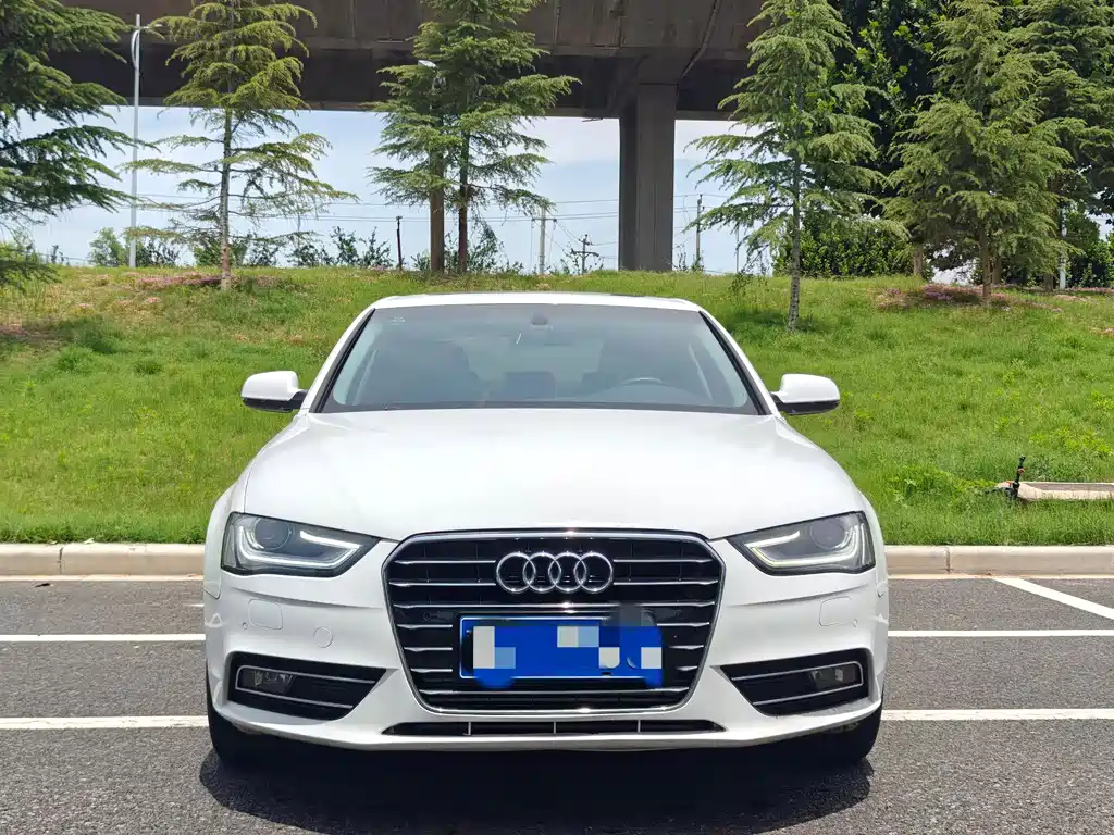 Audi A4L 2016