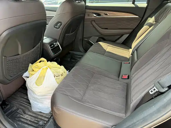 Geely Xingyue L 2025