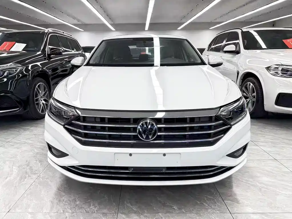 Volkswagen Sagitar 2021
