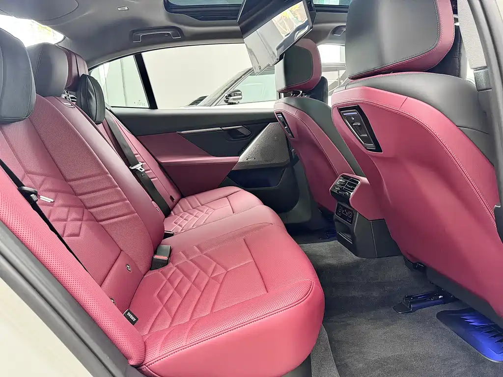 BMW i5 2025 — фото 12