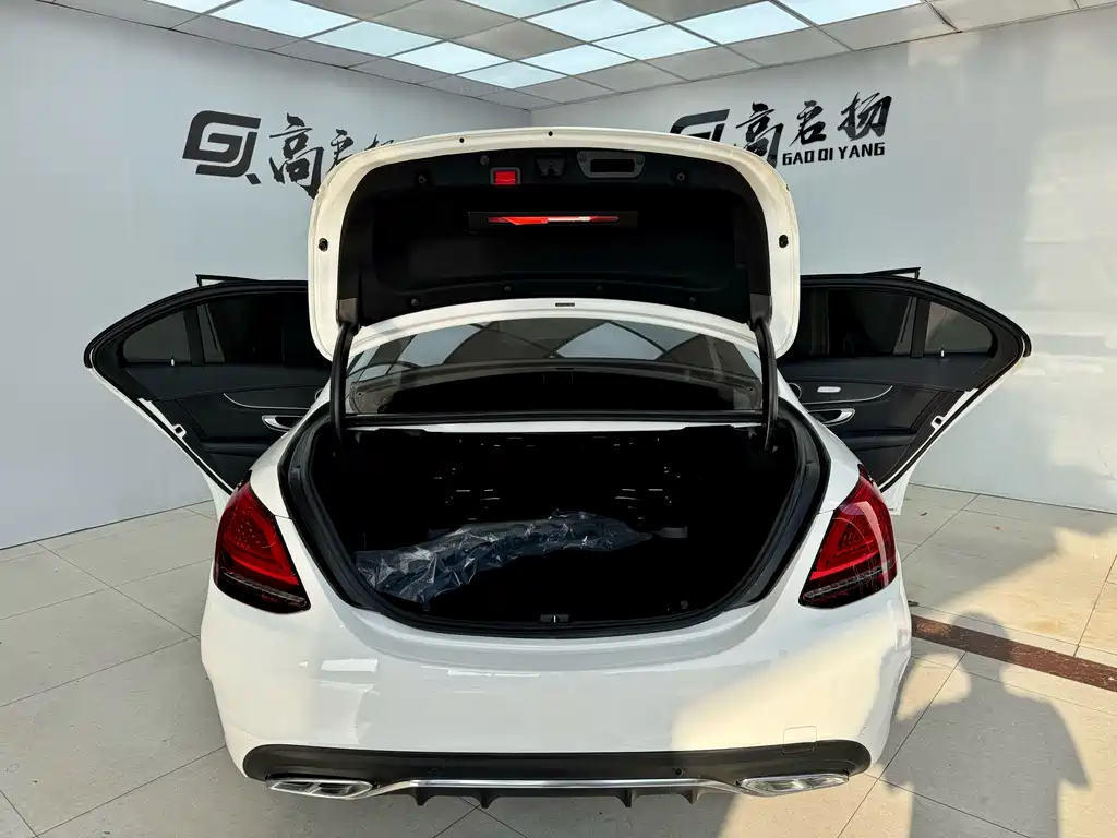 Mercedes-Benz C-Class 2020 — фото 24