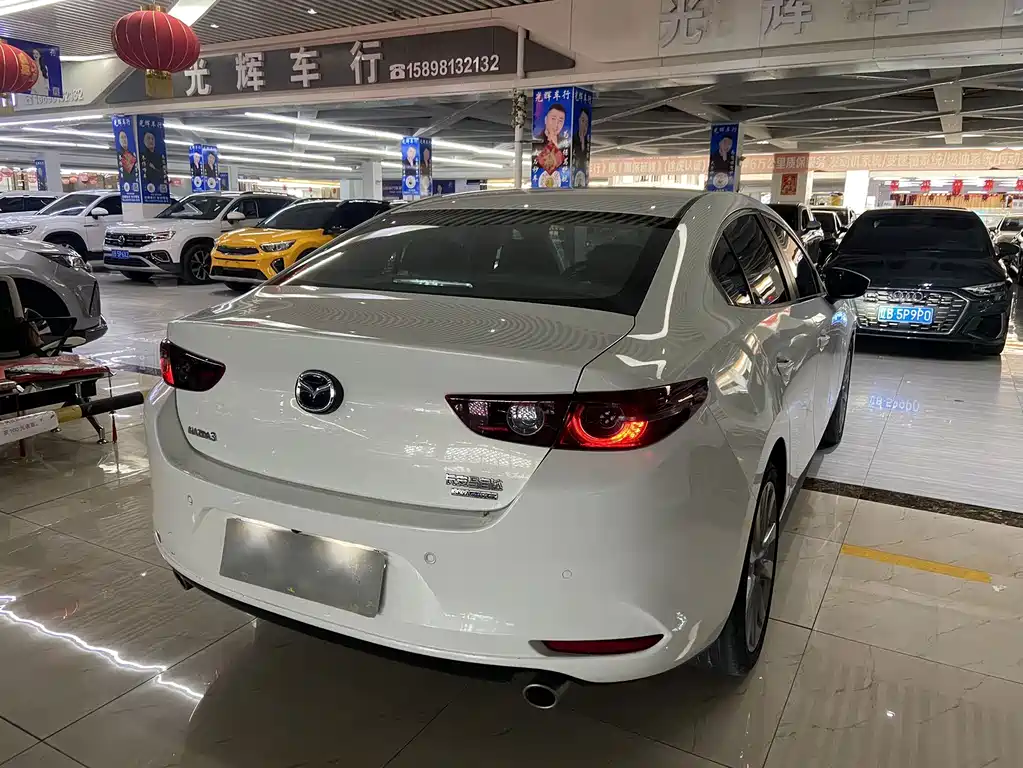 Mazda 3 Axela 2022
