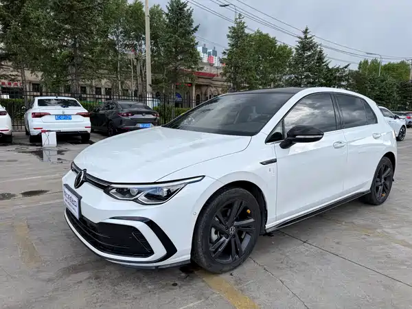Volkswagen Golf 2021