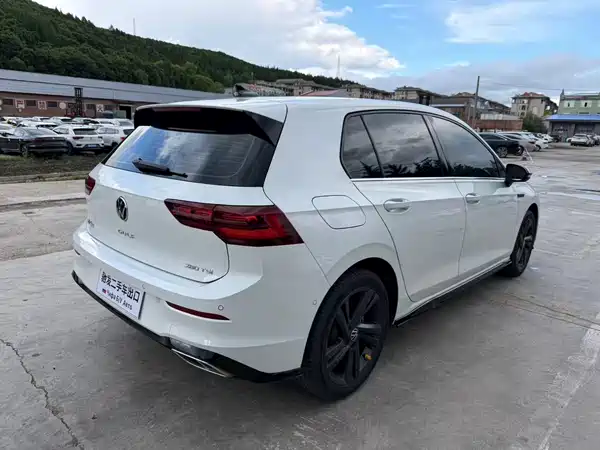 Volkswagen Golf 2021