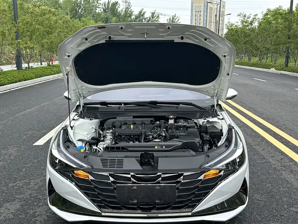 Hyundai Elantra 2022 — фото 10