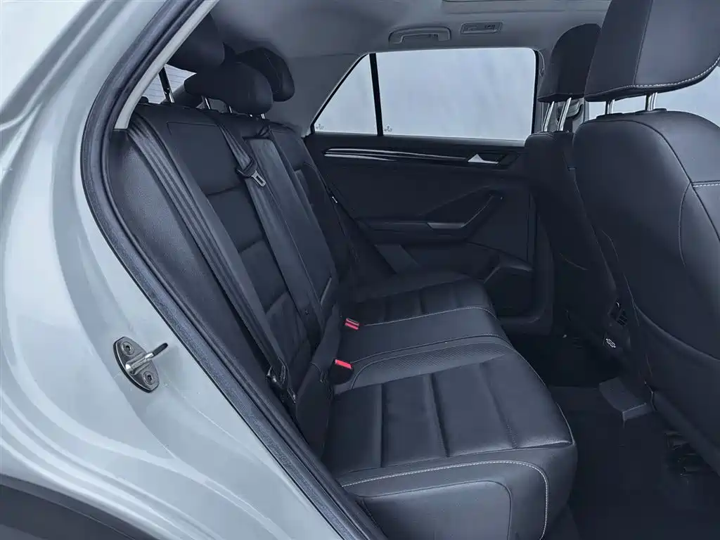 Volkswagen T-Roc 2021 — фото 15