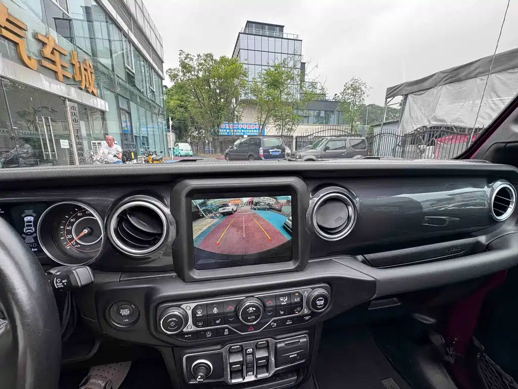 Jeep Wrangler 2024 — фото 15