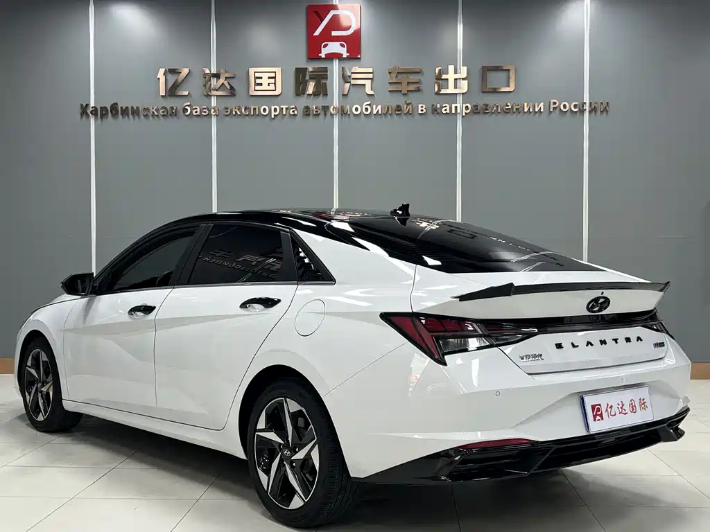 Hyundai Elantra 2023
