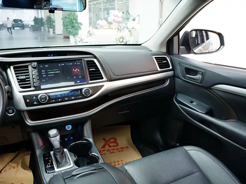 Toyota Highlander 2017 — фото 19