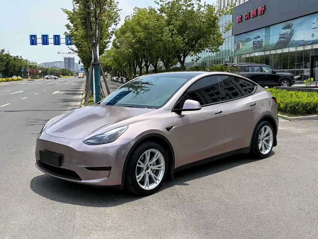 Tesla Model Y 2022 — фото 1