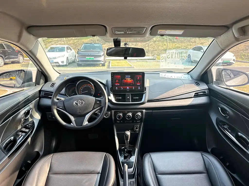 Toyota Yaris L 2022 — фото 6