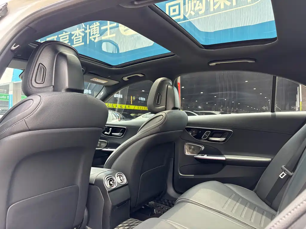Mercedes-Benz C-Class 2023 — фото 13