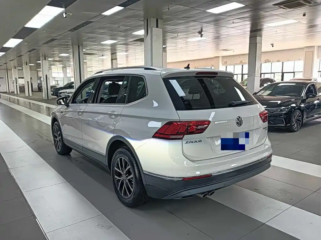Volkswagen Tiguan L 2018 — фото 13