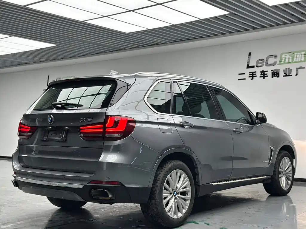 BMW X5 2017 — фото 11