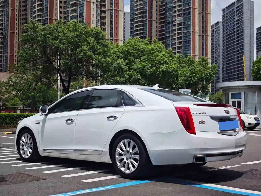 Cadillac XTS 2016 — фото 6