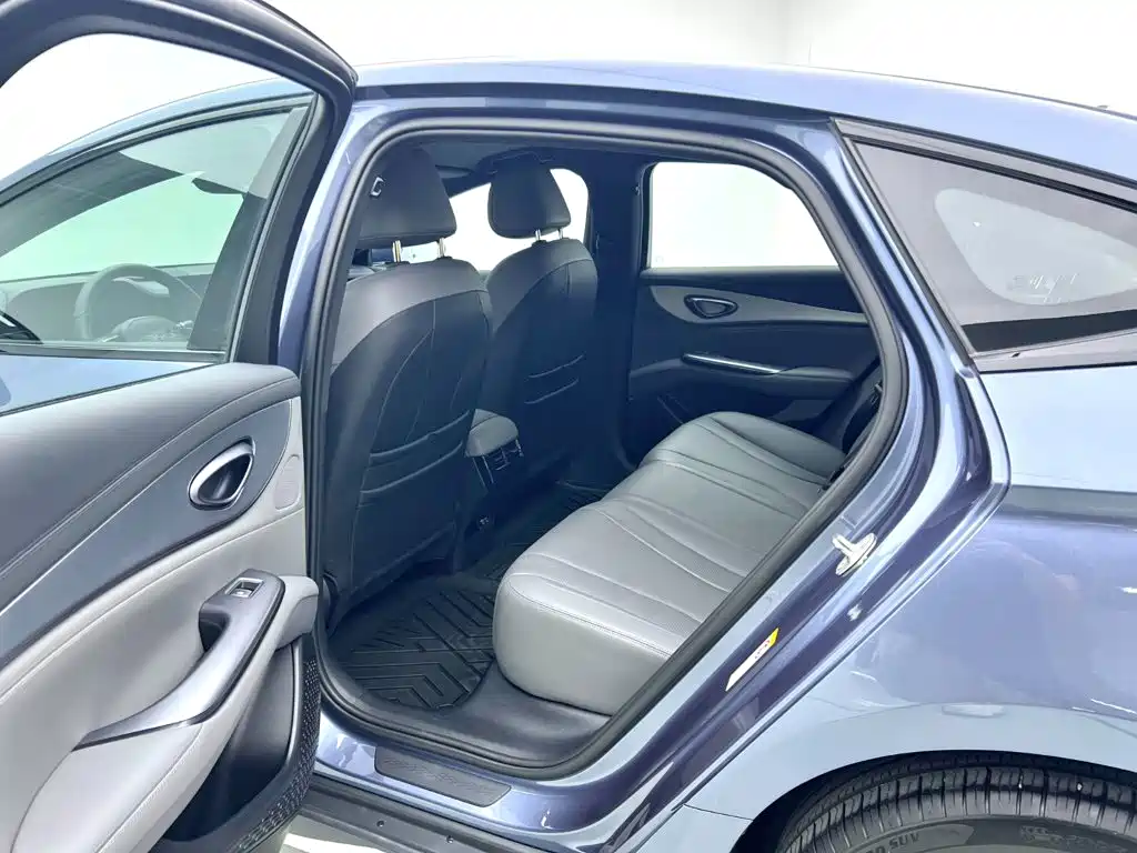 BYD Seal 07 DM-i 2024 — фото 9