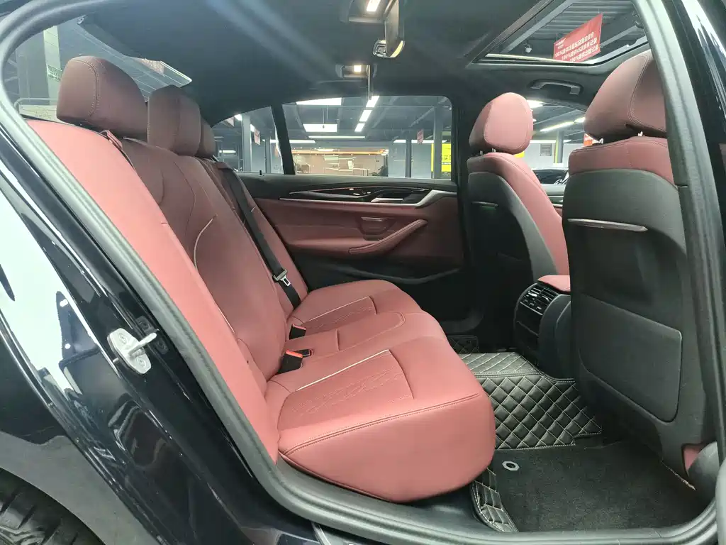 BMW 5 Series 2024