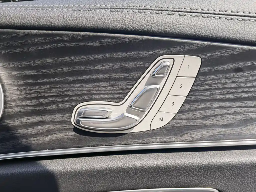Mercedes-Benz E-Class 2022 — фото 16