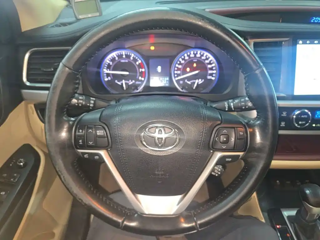 Toyota Highlander 2017 — фото 11
