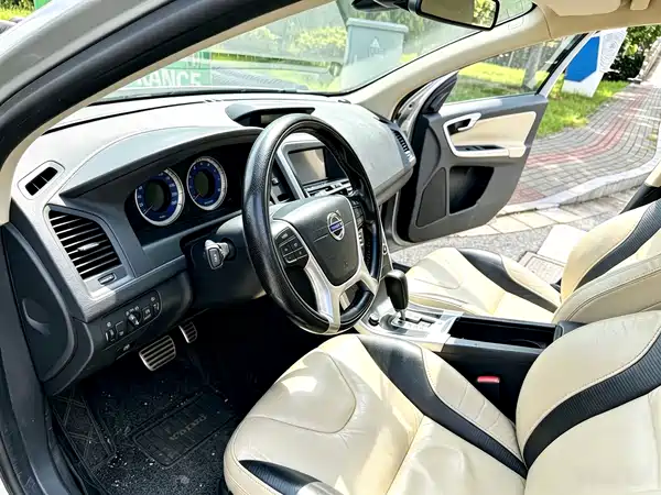 Volvo XC60 2010