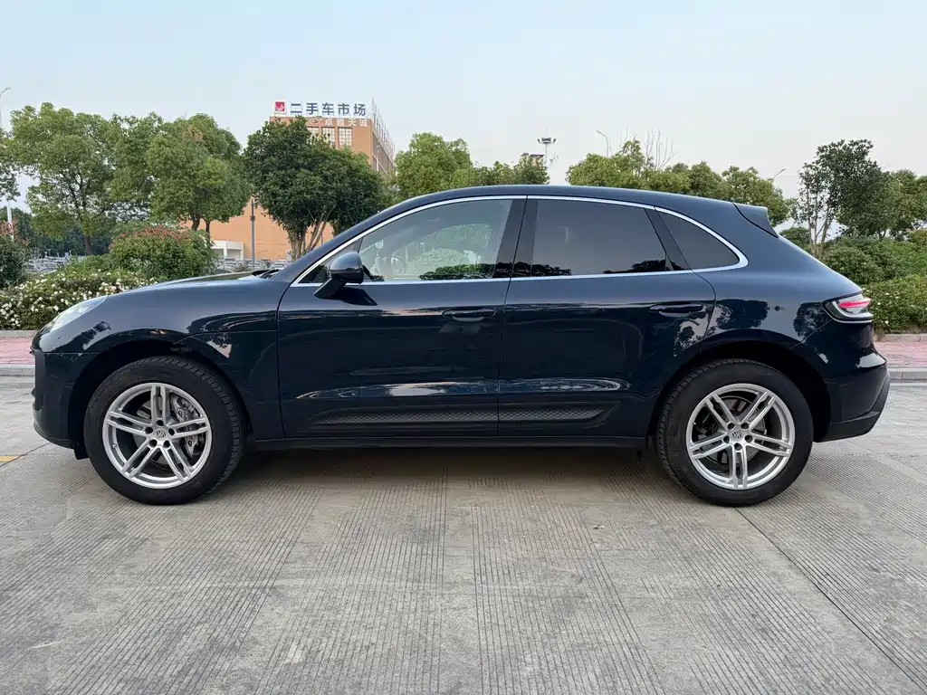 Porsche Macan 2023 — фото 11