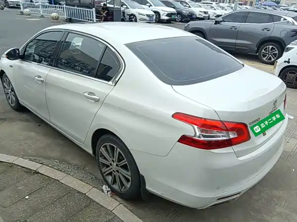 Peugeot 408 2016