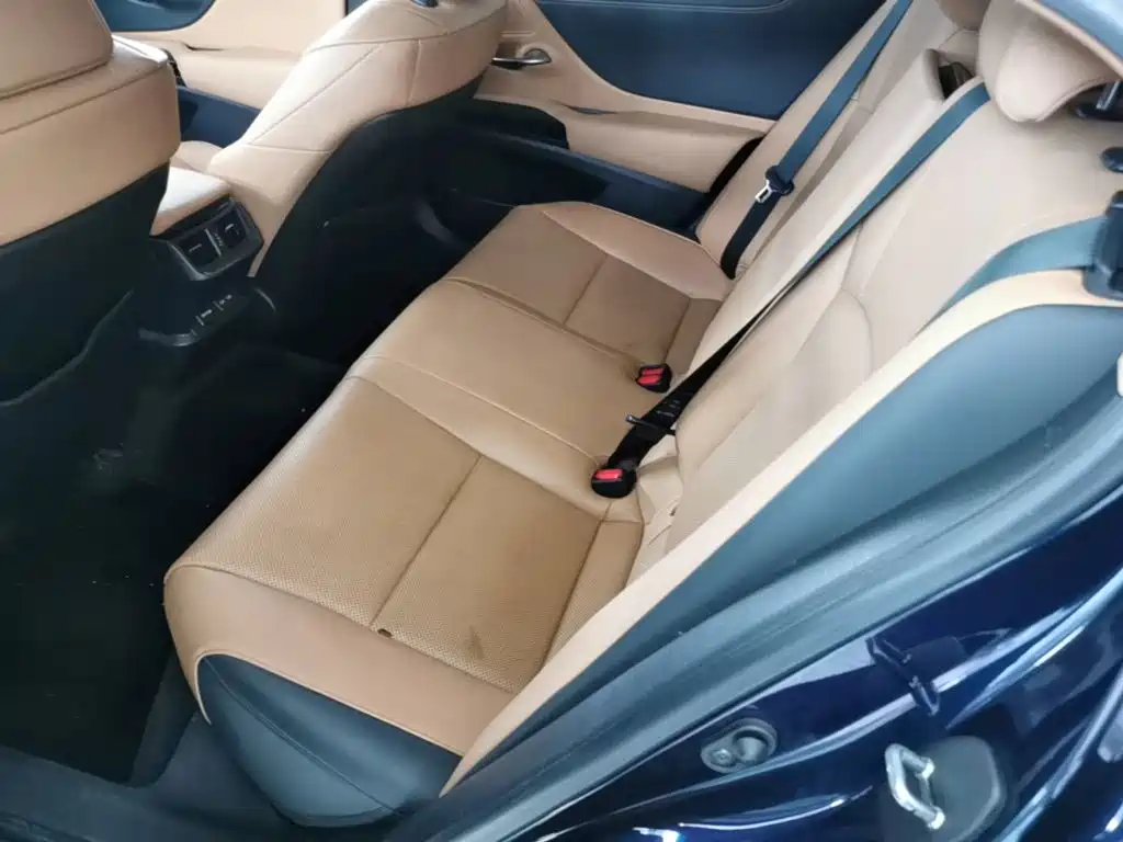 Lexus ES 2022 — фото 17