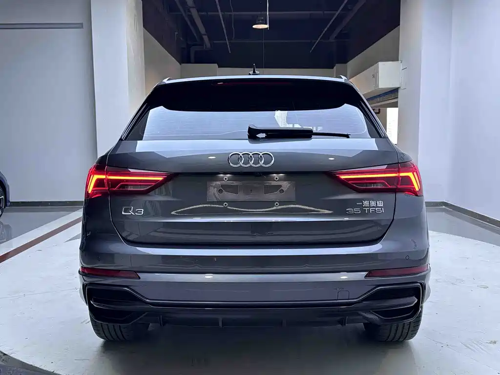 Audi Q3 2021 — фото 11
