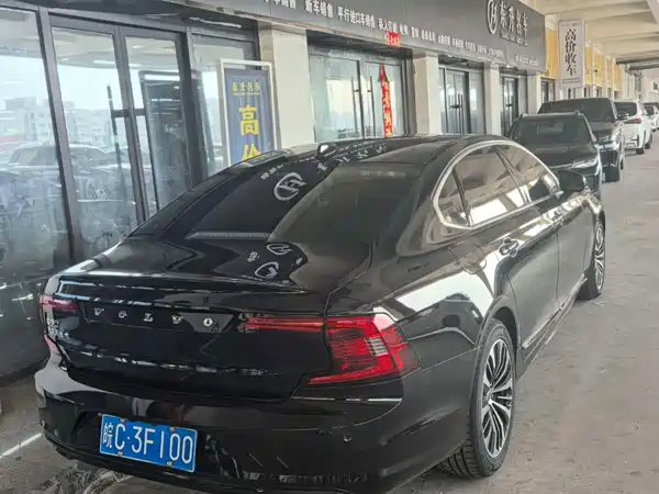 Volvo S90 2023