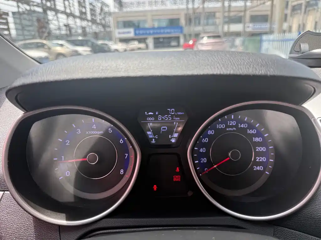 Hyundai Elantra Langdong 2017 — фото 11
