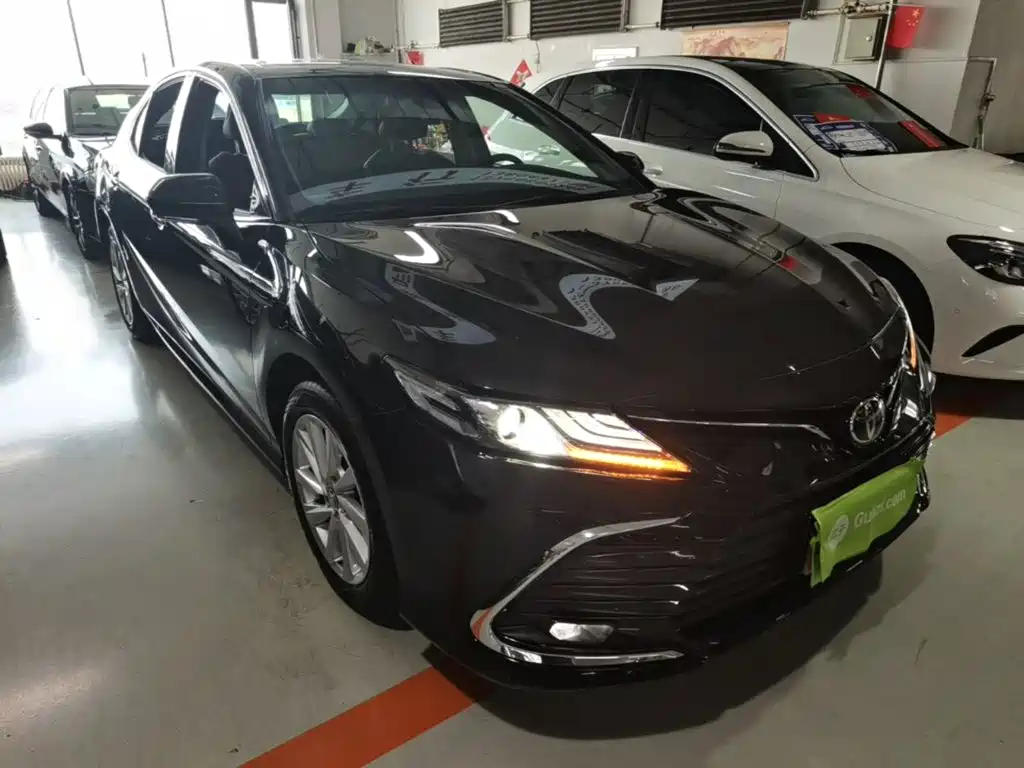 Toyota Camry 2022 — фото 4