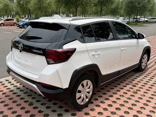 Toyota Yaris L 2022