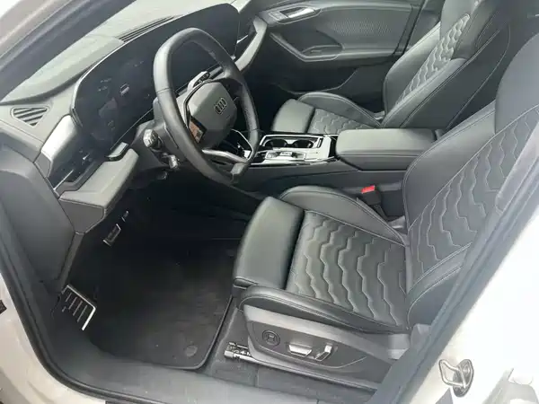 Audi Q6L E-Tron 2025