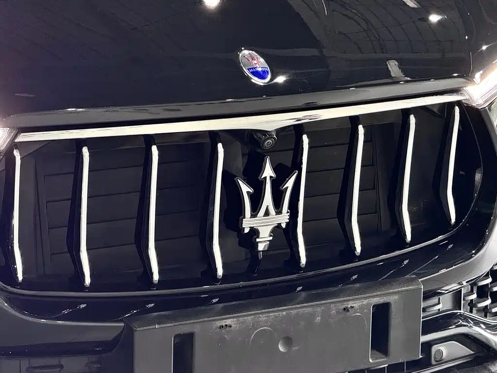 Maserati Levante 2018 — фото 9