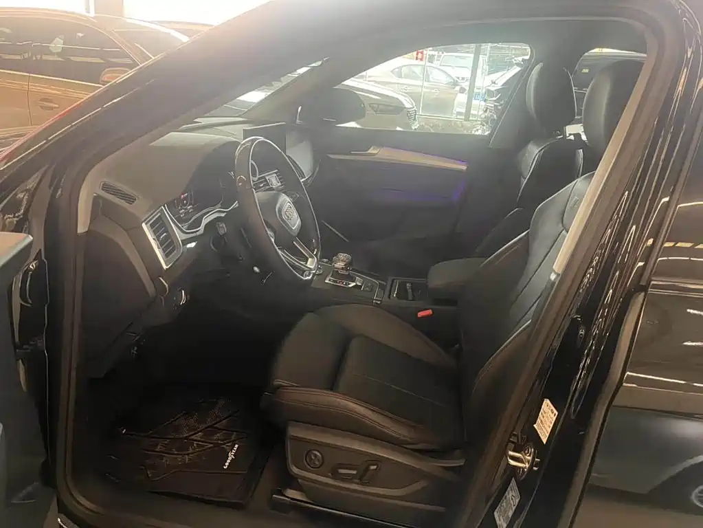 Audi Q5L 2019