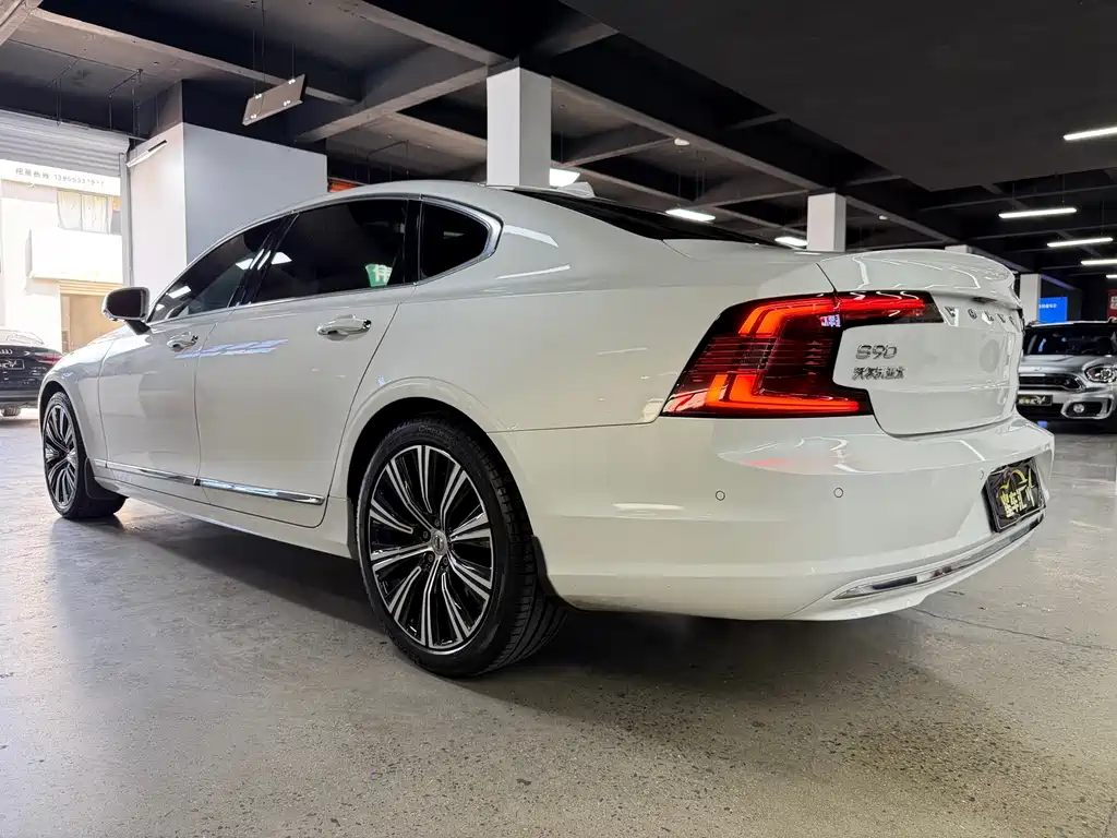 Volvo S90 2021 — фото 11