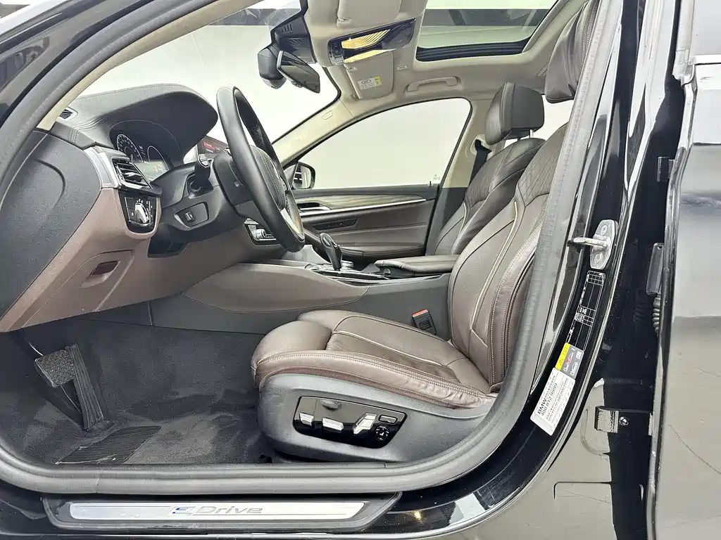 BMW 5 Series New Energy 2019 — фото 13