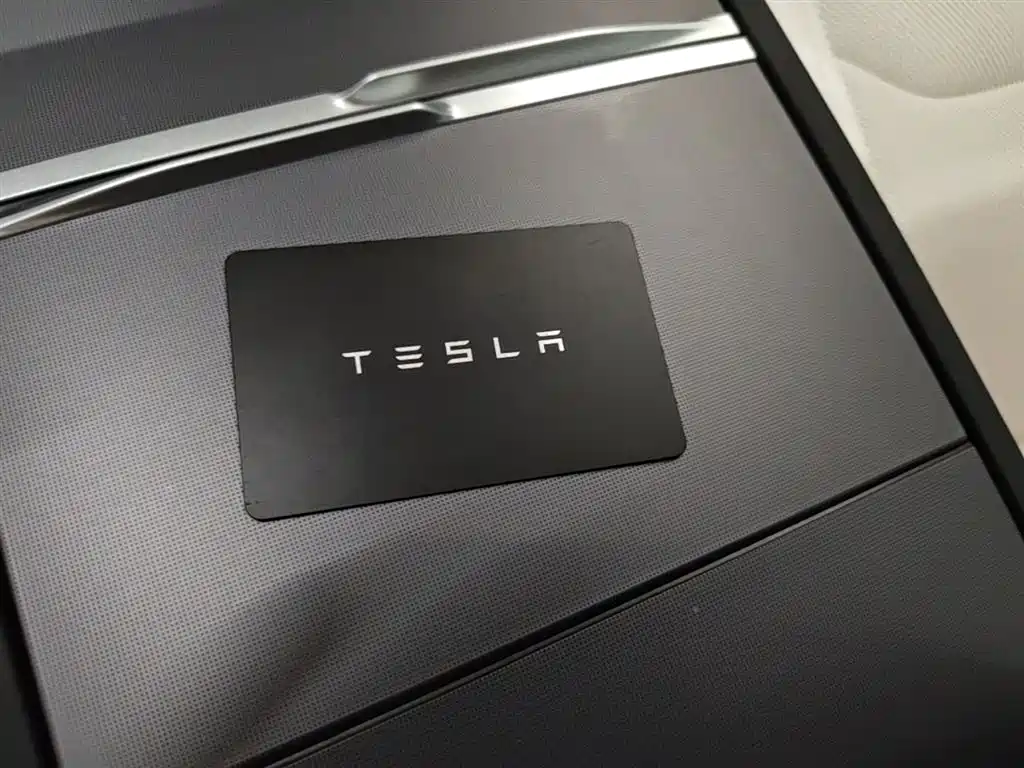 Tesla Model 3 2025 — фото 9