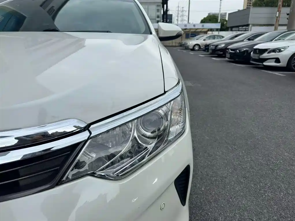 Toyota Camry 2016 — фото 11