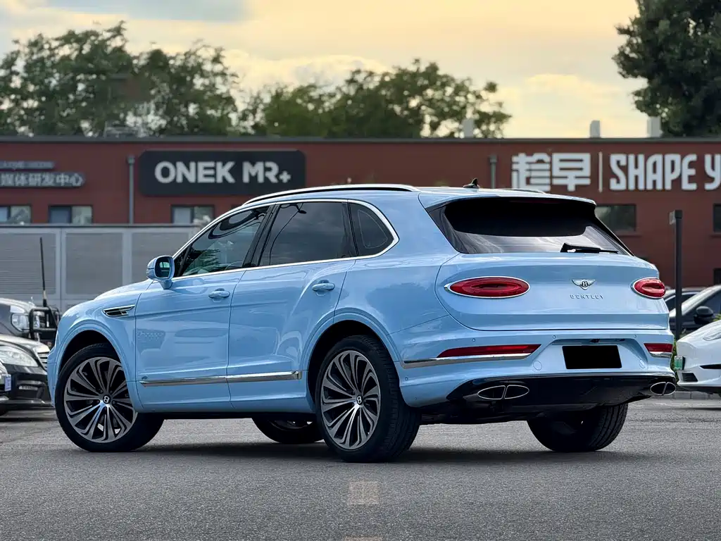 Bentley Bentayga 2021 — фото 17