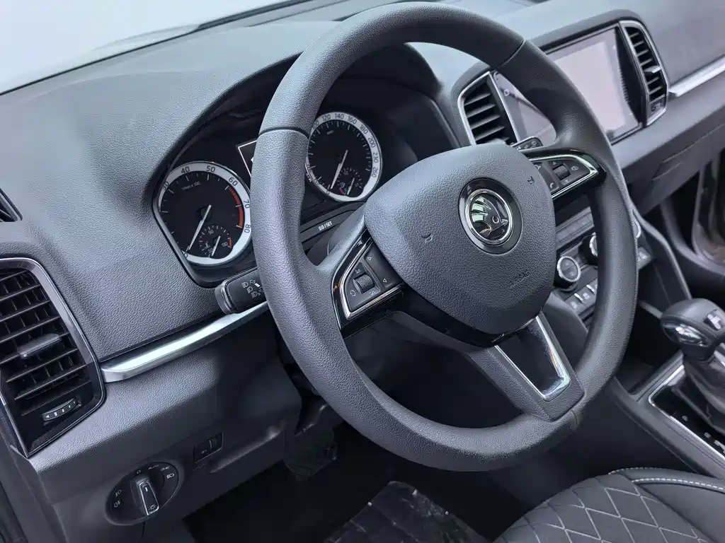Skoda Karoq 2018 — фото 10