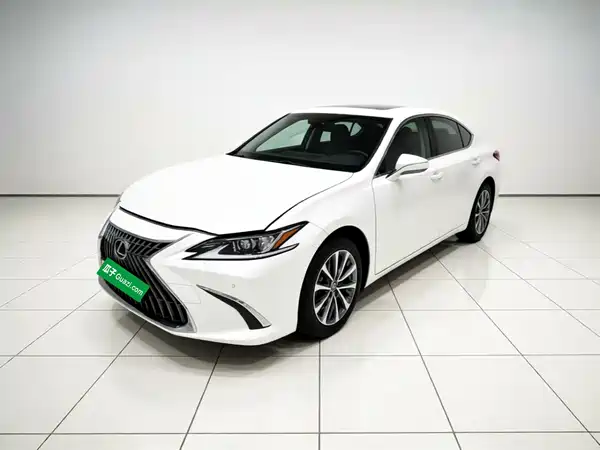 Lexus ES 2023