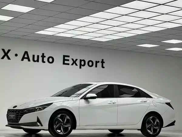 Hyundai Elantra 2022