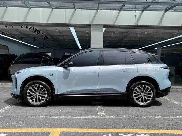 NIO ES6 2025